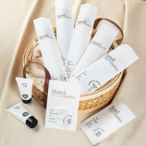 Custom Logo Hotel Amenities Set Disposable Toiletries Eco Friendly Guest Room Travel Size Hygiene Products